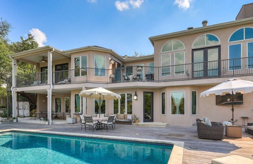 West Lake Hills House | Buy 3 get 1 Nt Free I Above Provencal I Pool/Spa l 5 BR I 5MI ATX