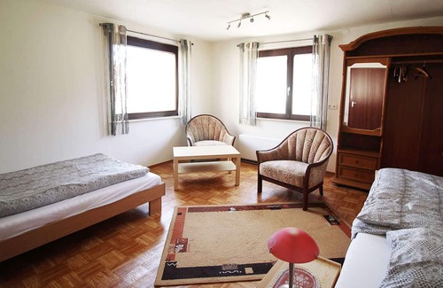 Hohenstadt Apartment | BW02 beautiful fitter's apartment in Hohenstadt with outdoor seating and free WiFi