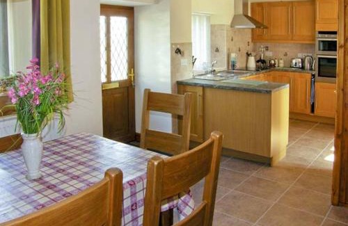 Llanddowror House | Bwthyn Trecoed