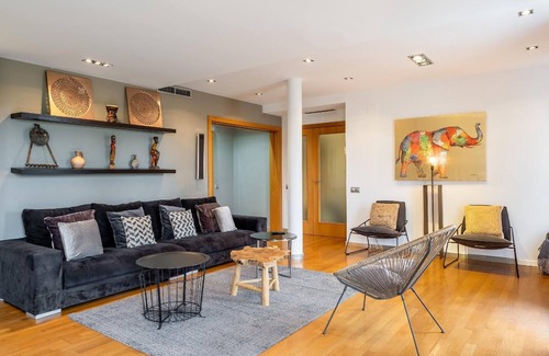 La Vila Olimpica del Poblenou Apartment | By Barcelona’s most luxurious shoreline, in the former Olympic Village, a 5 room private penthouse