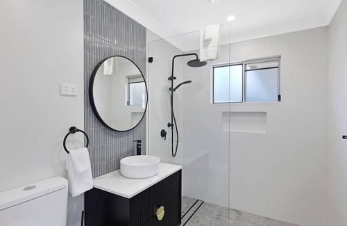 Blue Bay Apartment | By The Bay - Modern accommodation