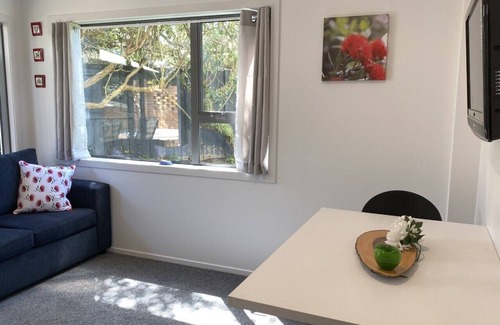 Tauranga House | By The Harbour