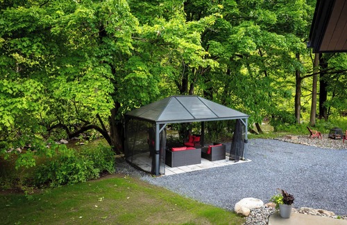 Frelighsburg Ski Chalet | By the river - Le 91