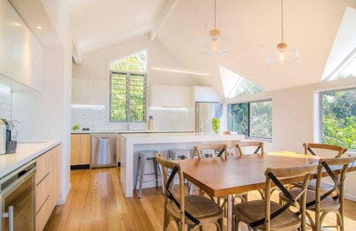 Byron Bay Ski Chalet | Byron Bay The Pass Beach House