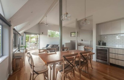Byron Bay Ski Chalet | Byron Bay The Pass Beach House