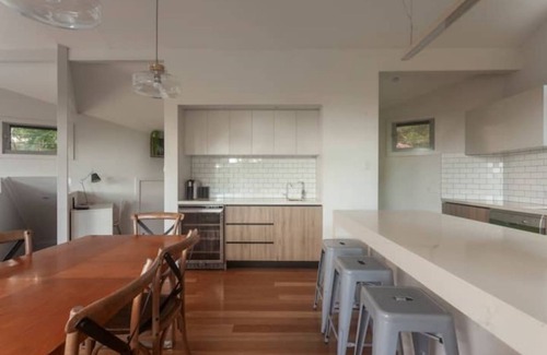 Byron Bay Ski Chalet | Byron Bay The Pass Beach House