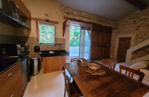 Eyragues Apartment | Cécile - Mas de Rousseau