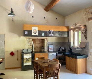 Eyragues Apartment | Cécile - Mas de Rousseau