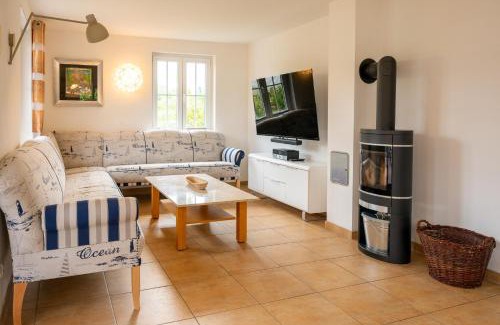 Hohenkirchen House | C 3 Reethaus Löwe mit Außenwhirlpool und Sauna