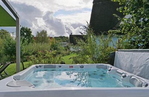 Hohenkirchen House | C 3 Reethaus Löwe mit Außenwhirlpool und Sauna