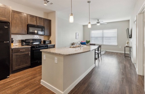 Willowbrook Apartment | C Creek 4306 I New Construction Bd Apt I Gated