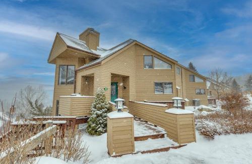 Bretton Woods House | C15 Ski-In Ski-Out Townhouse with Hot Tub & Stunning Mount Washington Views, Pets welcome