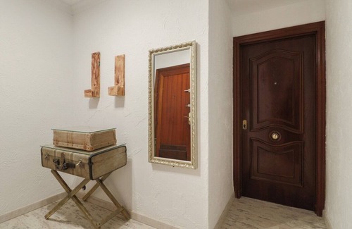 Centro Apartment | C34 · One Bedroom apartment next to Alcazaba