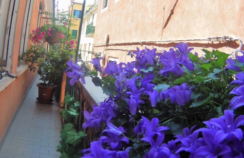 Dorsoduro House | Ca 'Barozzi - Large Red ensuite -