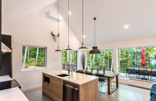 Petite-Riviere-Saint-Francois Ski Chalet | 'Alfred Cottage - Unique residence between river and mountains in the Charlevoix