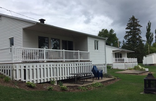 Saint-Jean-de-l'lle-d'Orleans Ski Chalet | The Huard Chalets Beach St-Jean Ile d'Orleans view and access to the St. Lawrence River !!