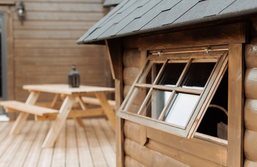 Givron Cabin | Cabane à l'Ombre des Charmes
