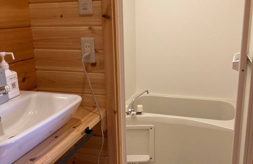 Kita Karuizawa RV Rental | Cabanon mignon Living in a small cabin in the f/Agatsuma County Gunma