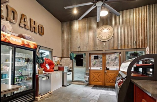 Lowman Cabin | Cabin 1 at Southfork Lodge- sleeps up to 2