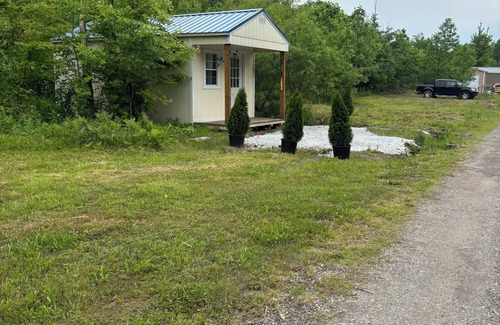 Geneva Cabin | Cabin 1 The Sunrise Patio