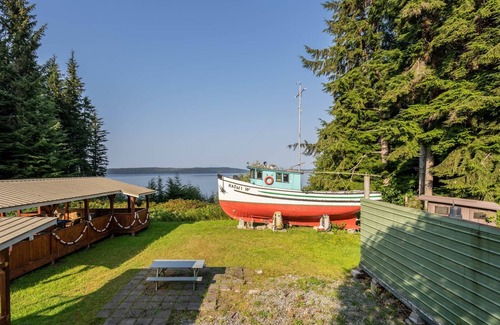 Alert Bay Cabin | {Cabin 12} The Cabins at Alert Bay