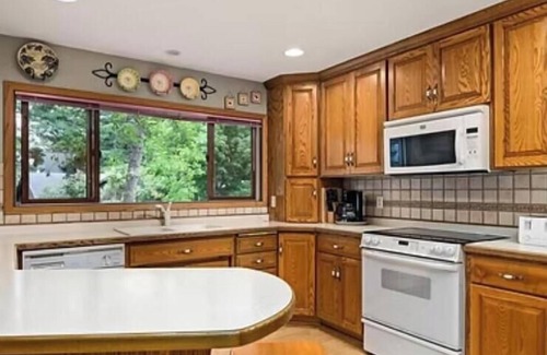 Pine River Apartment | Cabin 13 at Heath's Resort