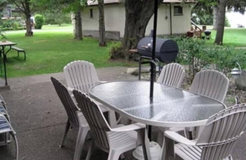 Pine River Apartment | Cabin 13 at Heath's Resort