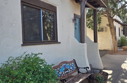 Manitou Springs Cabin | Cabin 18 | 2 Beds + Kitchenette Near Parks