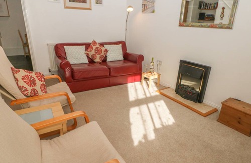 Tideswell Cottage | Cabin ∙ 2 bedrooms ∙ 4 guests