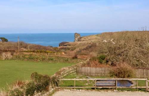 Tintagel Cottage | Cabin ∙ 3 bedrooms ∙ 6 guests