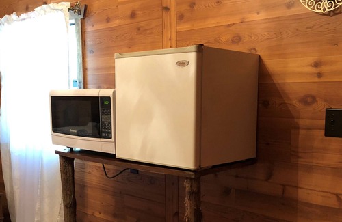 Morrilton House | Cabin 4: The Outdoorsman Cabin