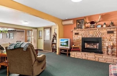 Pine River Apartment | Cabin 5 at Heath's Resort