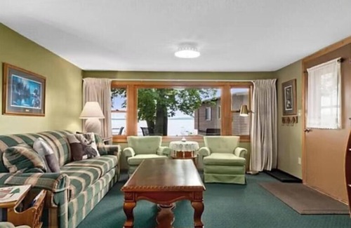 Pine River Apartment | Cabin 5 at Heath's Resort