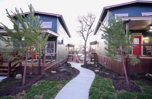 Bridgeport Cabin | Cabin 5 - Cozy Modern Lux Cabin, Hot Tub, FirePit, Games