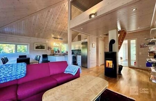 Al Municipality House | Cabin at Sjusjøen Birkebeiner trail – ski in/out, 8 beds, 2 bathrooms & WIFI