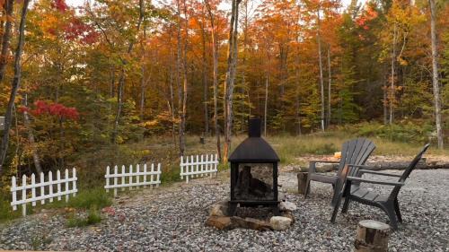 Saint-Aime-du-Lac-des-Iles Ski Chalet | Cabin N2 Le Signal Forest View and Jacuzzi