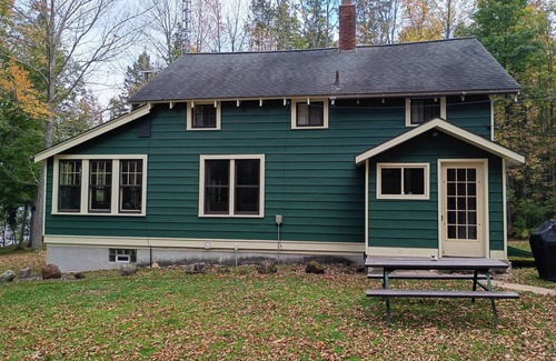Marenisco Cabin | Cabin Creek on the western banks of Lake Gogebic