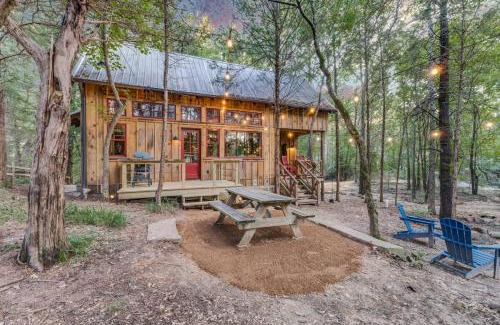 Van Zandt County House | Cabin on Seven Acres with a Pond