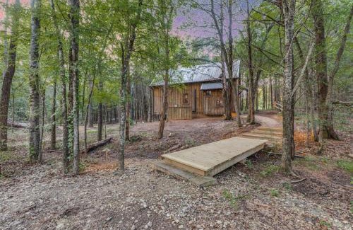 Van Zandt County House | Cabin on Seven Acres with a Pond