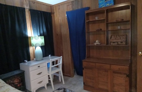 Eastpoint Cabin | cabin retreat has the perfect vibe of the country & minutes from SGi beach