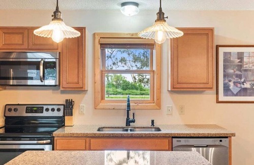 Nisswa Cabin | Cabin Retreat Steps from Gull Lake