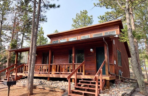 Woodland Park Bed & Breakfast | Cabin suite bed and breakfast