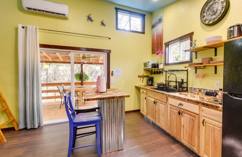 Supply Cabin | Cabin w/Deck & Fire Pit: 2 Mi to Holden Beach!