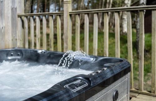 Hallington House | Cabin W Hot Tub, Sauna, King Beds, National Park