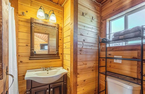 Big Spring Cabin | Cabin with kitchen, 1 room, 2 beds, 1 bath, Shower