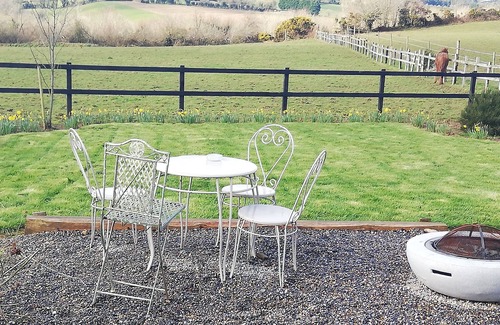 Killotteran House | Cabin with mountain view