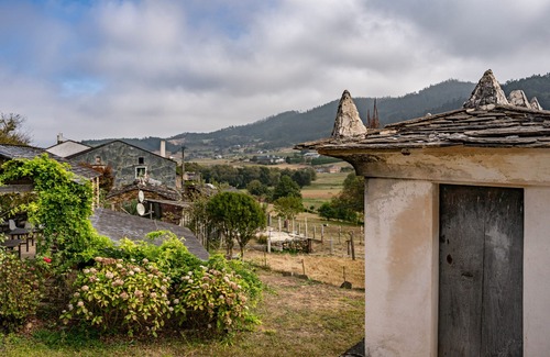 Mondonedo Apartment | Cabozo Room with Mountain Views and Private Balcony