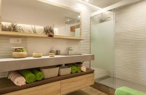Cabrils Apartment | Cabril's Hills Luxe Suites