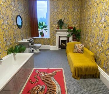 Dolgellau Bed & Breakfast | Cader en suite at Pen Y Coed Hall exclusive Luxury Hot Tub