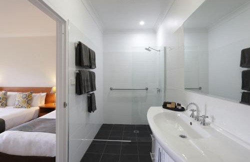 West Tamworth Hotel | Cadman Motor Inn and Apartments